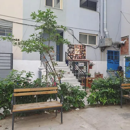 Golden Oasis فلورا